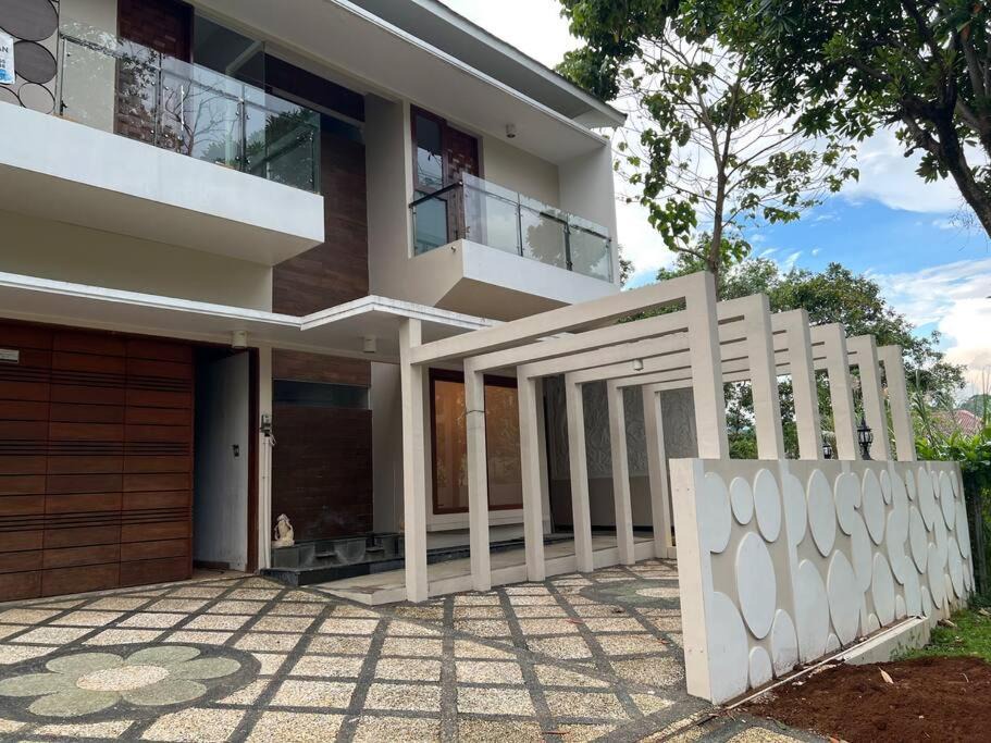 Citaringgul House | Cozy villa with swimming Pool in Sentul