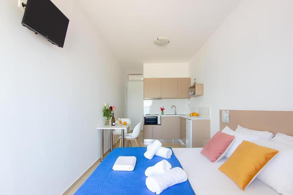 Fodele Apartment | Creta Beachfront Apartment for 2 persons by MPS