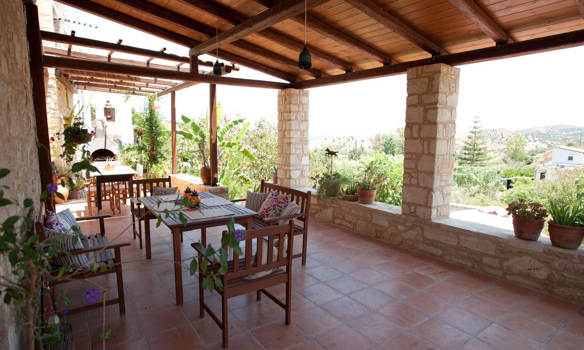 Sivas Villa | Cretan mansion from the 1900 century lovingly restored with garden