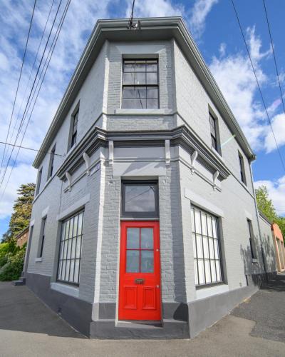 Battery Point Apartment | Cromwell Apartment - 3 Red Doors Battery Point