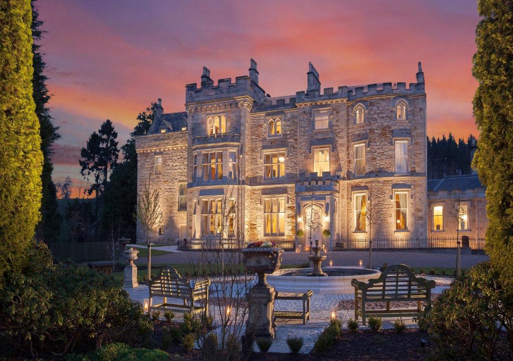 Glasgow Hotel | Crossbasket Castle, Hotel & Restaurant