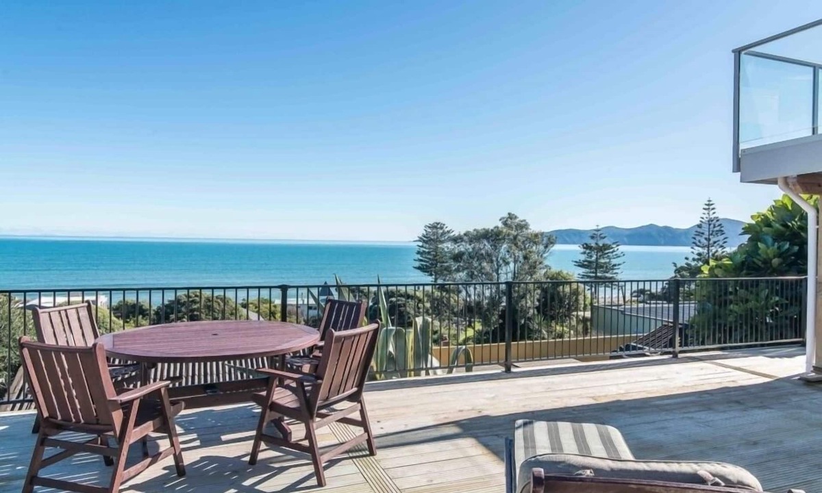 Raumati South Apartment | D&J's Coastal Secret- Massive Views