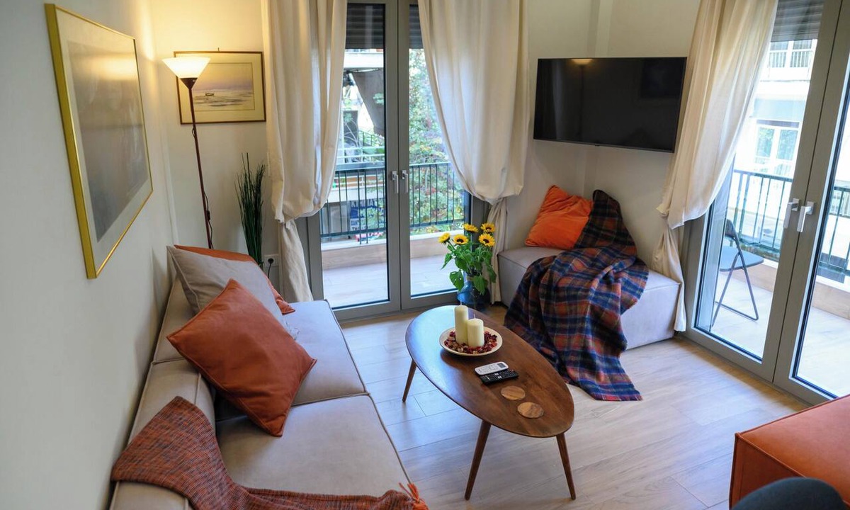 Petralona Apartment | Daisy's Deluxe Athenian 2bedroom by MPS