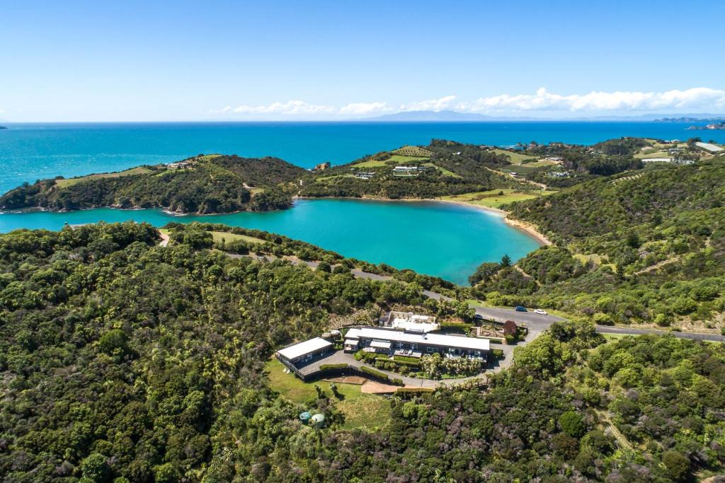 Matiatia Bay Apartment | Delamore Cove - Manuka /You've Got It Maid