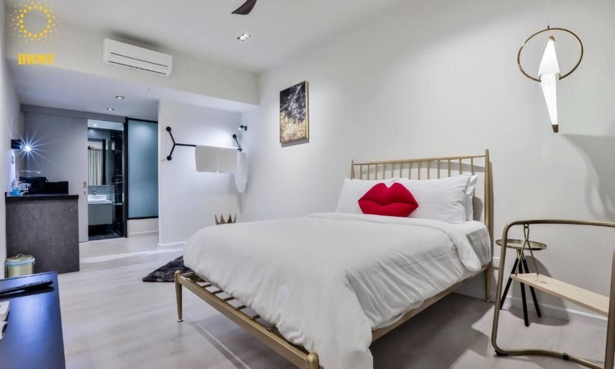 Malaysian Police Training Centre Apartment | Deluxe King Suite with Garden View 3