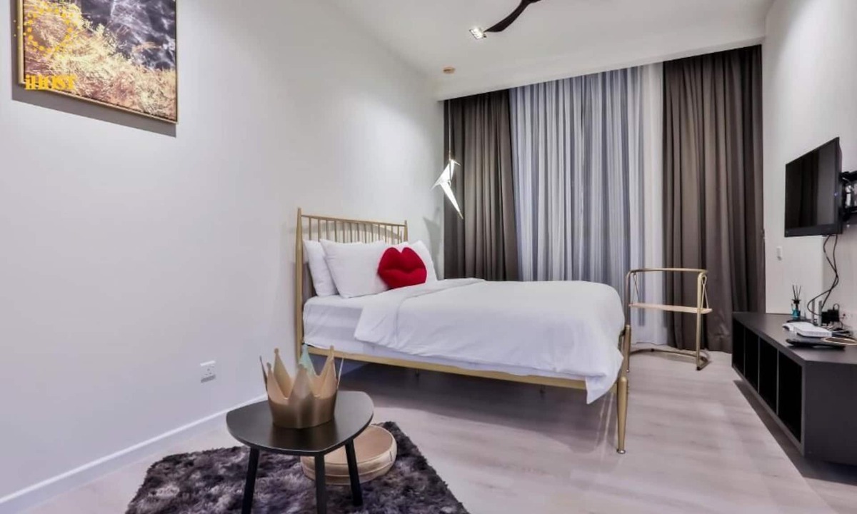 Malaysian Police Training Centre Apartment | Deluxe King Suite with Garden View 11