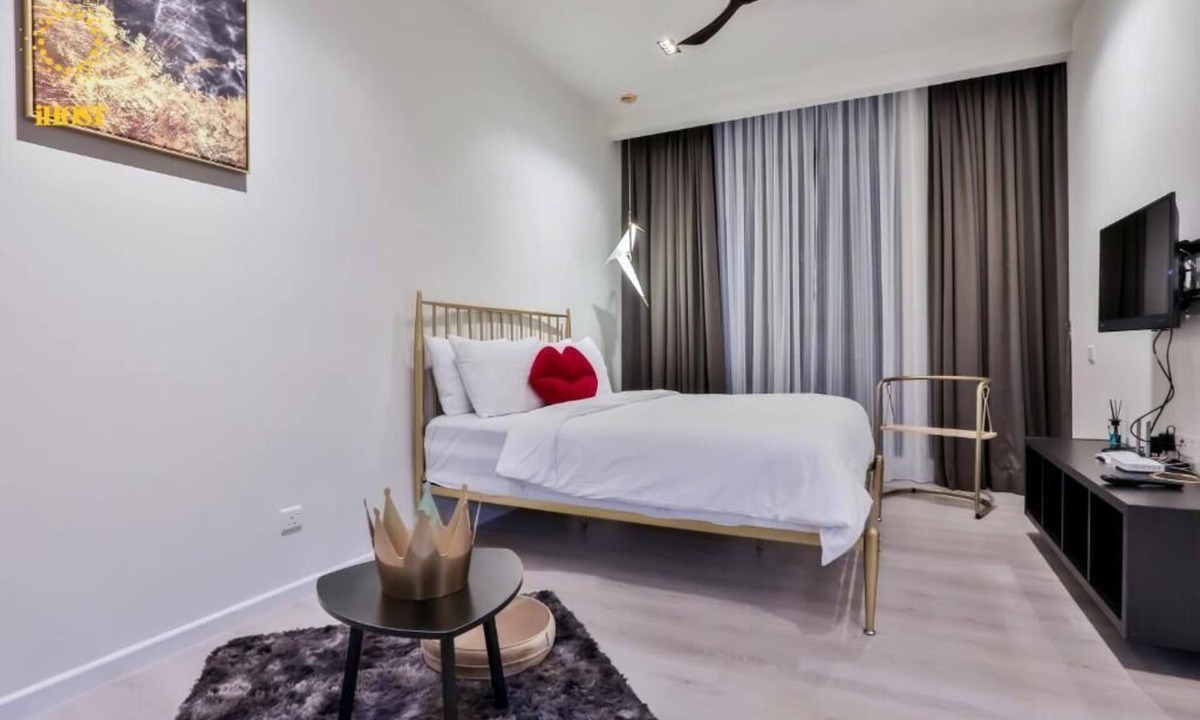 Malaysian Police Training Centre Apartment | Deluxe King Suite with Garden View 1