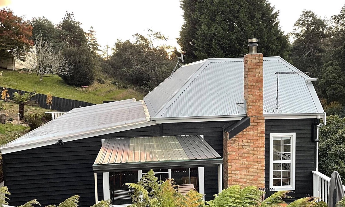 Derby Cottage | Derby Phoenix-great base for mountain biking, floating sauna or touring