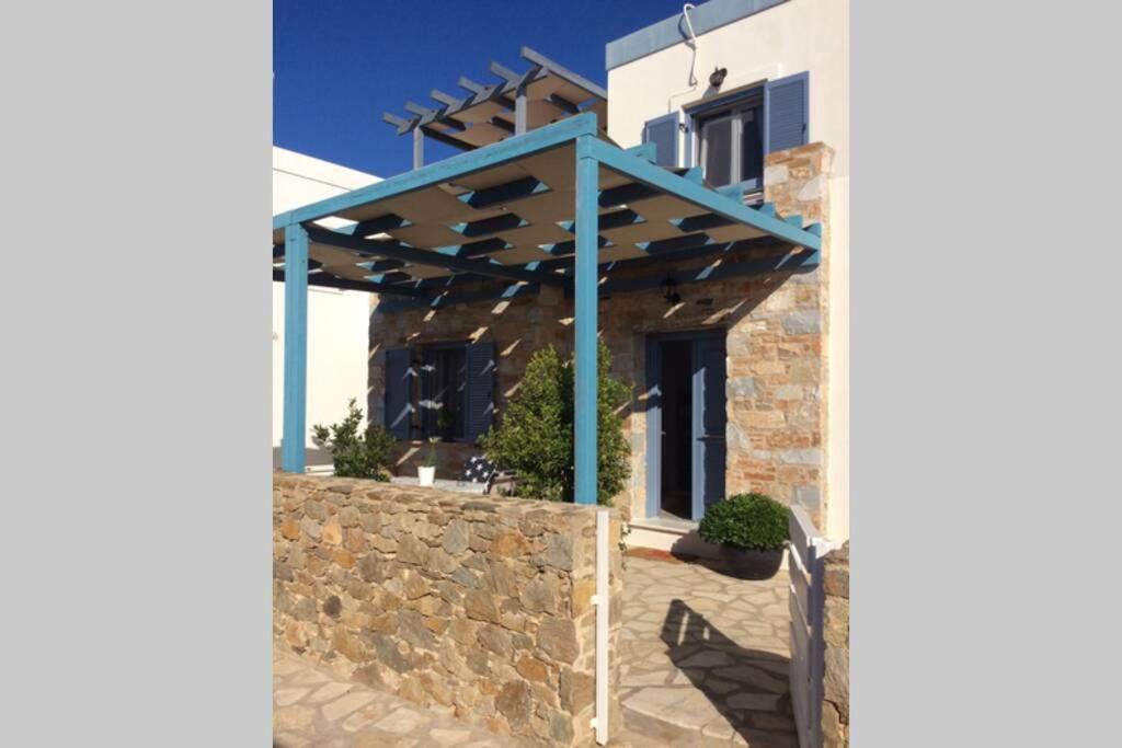 Syros House | Despina's House: Modern apt in tranquil location
