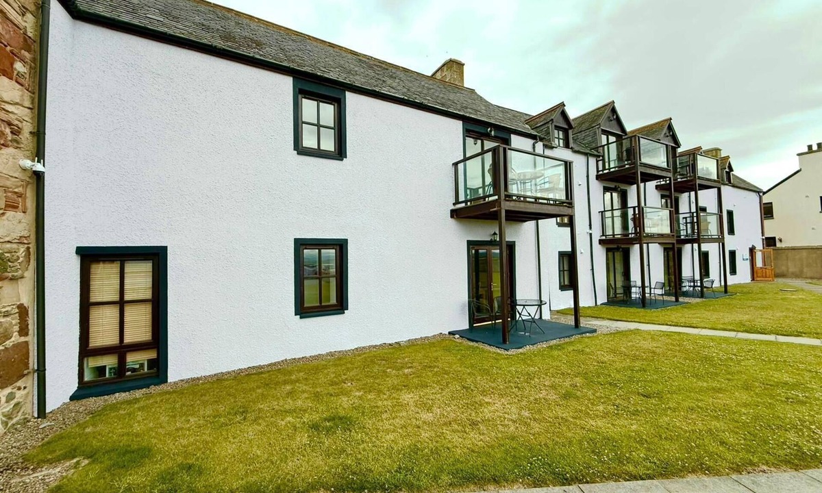 Ardersier Apartment | Dolphin Bay - Stunning 1 Bedroom Apartment