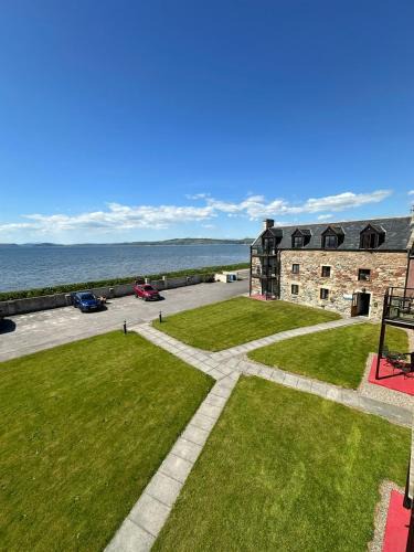 Ardersier Apartment | Dolphin Bay Suites