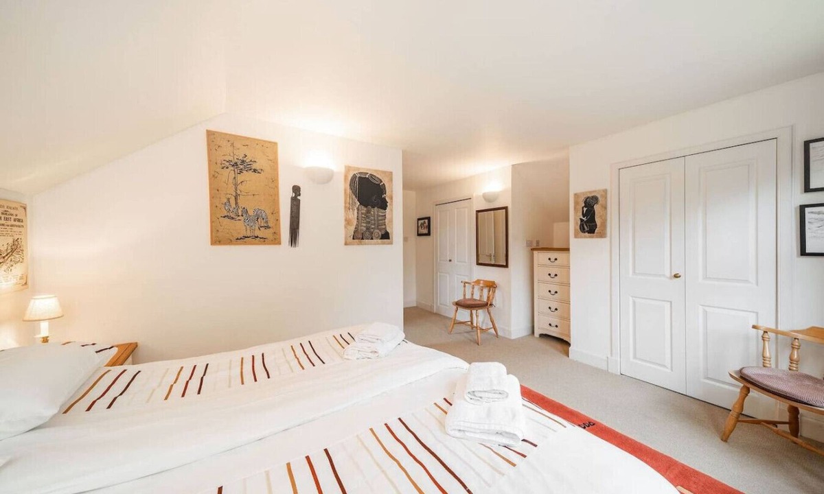 Comrie Cottage | Earnside Cottage, Tranquil Escape in Comrie
