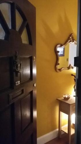 Portobello Apartment | Edinburgh TWO BEDROOM apartment with free side street parking 24 hours