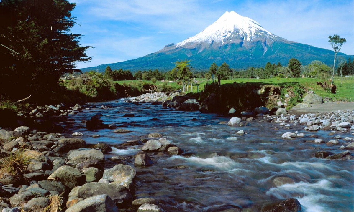 New Plymouth Hostel | Egmont Eco Leisure Park - Hostel