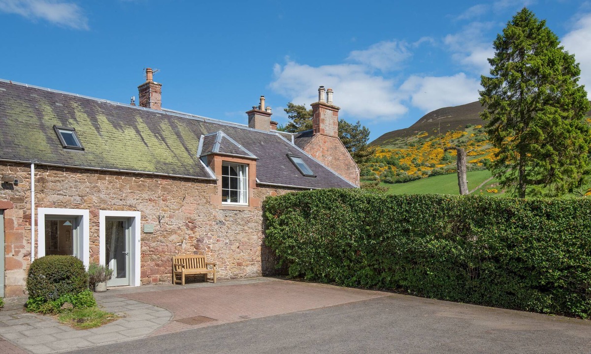 Melrose Cottage | Eildon Melrose Holiday Cottages & Log Cabins - The Granary