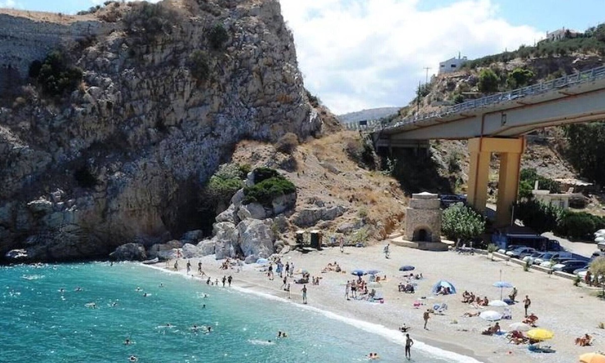 Maisonette Heraklion Beach Taverns | Palaiokastro