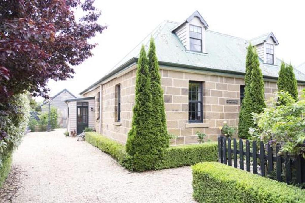 Oatlands Bed & Breakfast | Elm Cottage Barn