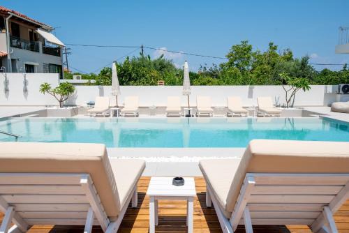 Patras Apartment | Ennea Suites-Luna suite