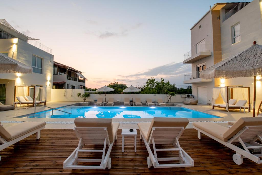 Patras Apartment | Ennea suites-Storm suite