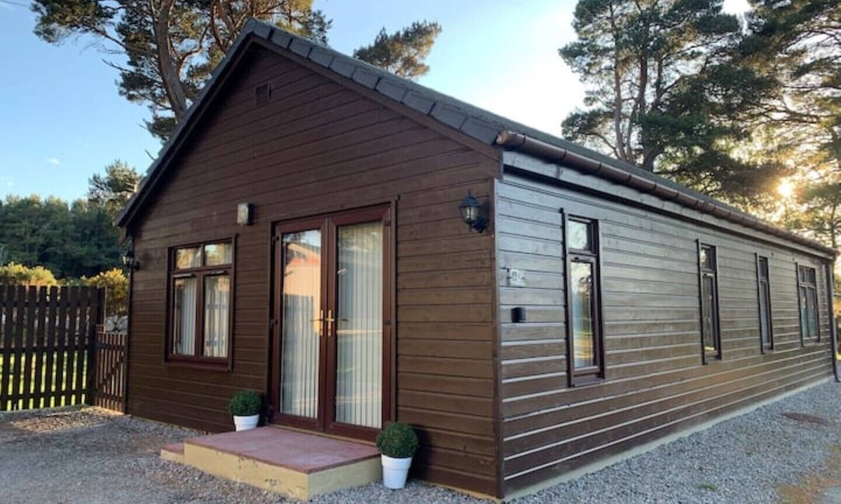 Embo Ski Chalet | Entire chalet D hosted by Lauren