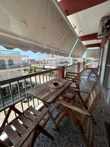 Paralia Dionysiou Apartment | Epsilon Apartment