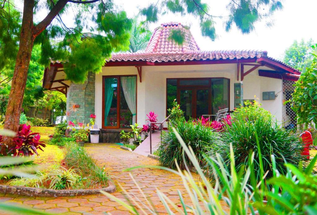 Bogor Tengah Cabin | Erema Village