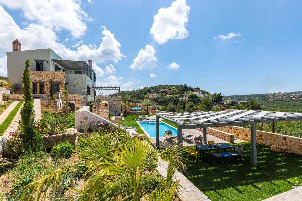 Achlades Villa | ERONDAS Cretan Country Villas