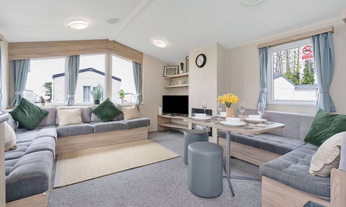 Prestonpans Apartment | Escape to this cozy retreat perfect for families or groups, 55 Aberlady (Van Type - Bronze)