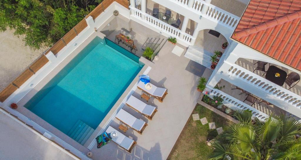 Alonia Villa | Estella Luxury Villa in Amoudi -200m from the beach
