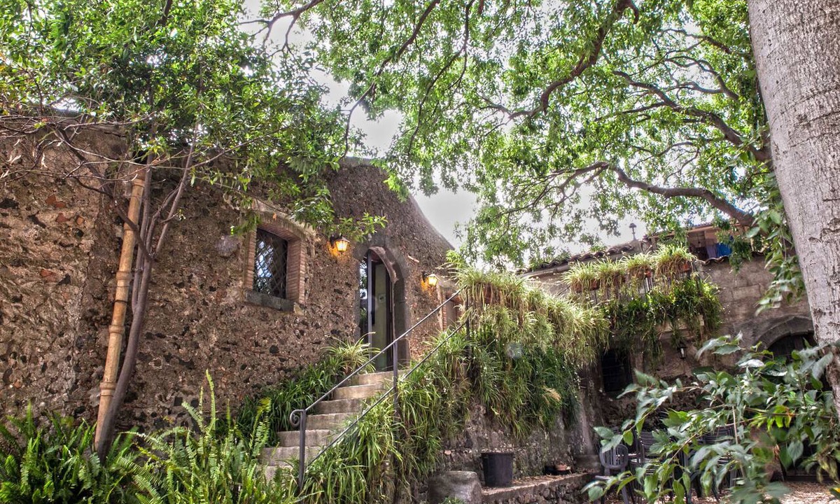 Mascalucia House | Etna Botanic Garden