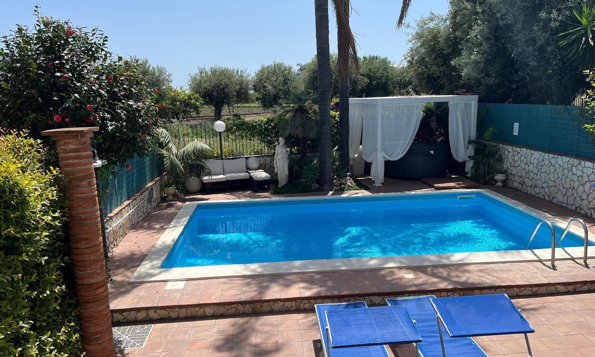 Riposto House | Euthalia between Etna and Taormina with pool and jacuzzi