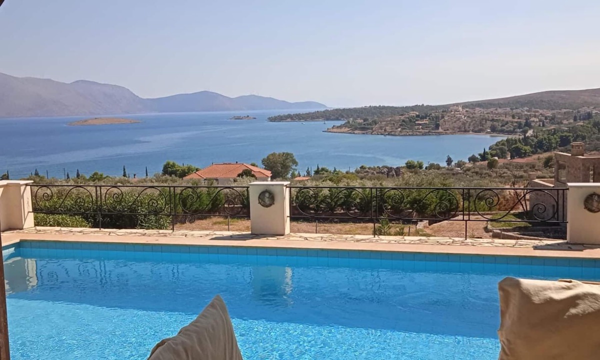 Galaxidi House | Everchanging View Villa