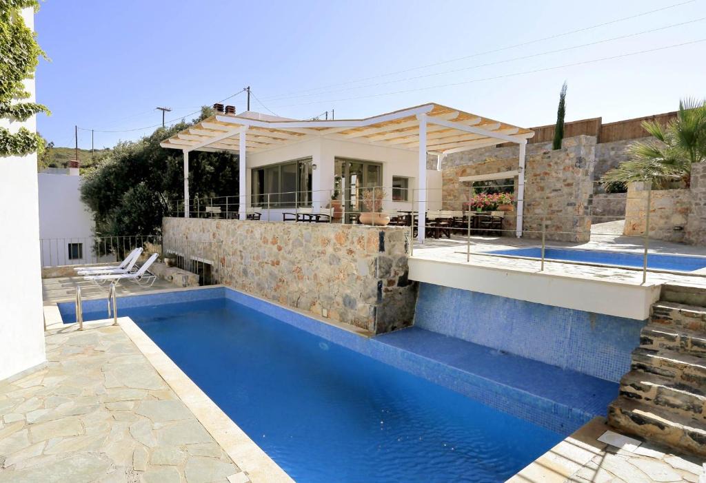Achlada Villa | Excellent choice for a family vacation in Heraklion, Crete