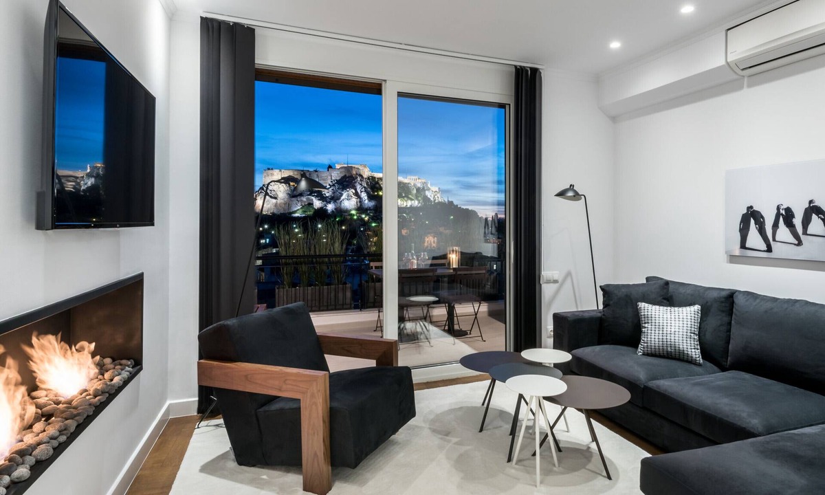 Plaka Apartment | Executive 2 bdr Suite in Plaka - Acropolis view