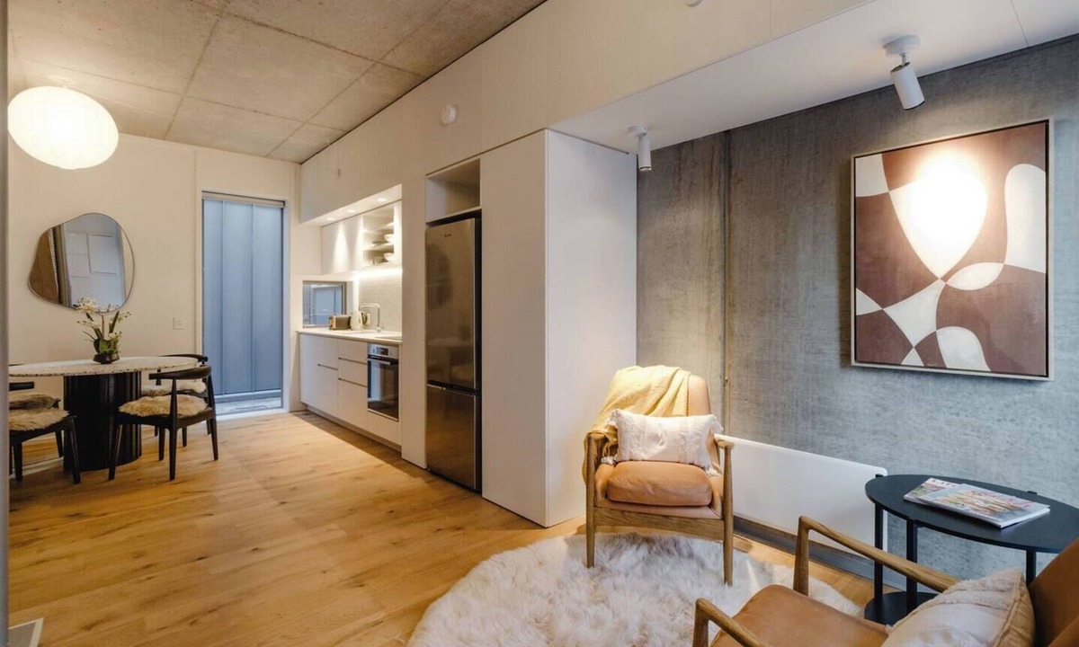 Te Aro Apartment | Executive 2BR Designer Townhouse + Rooftop Oasis