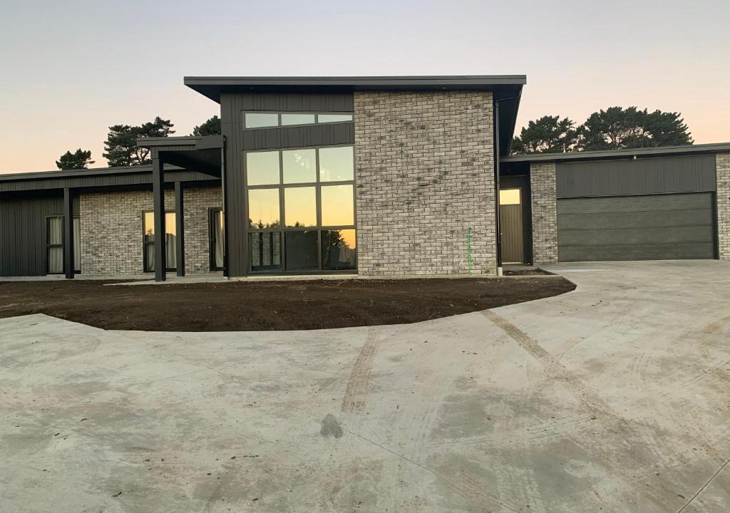 Hawera House | Executive-style home away from home.