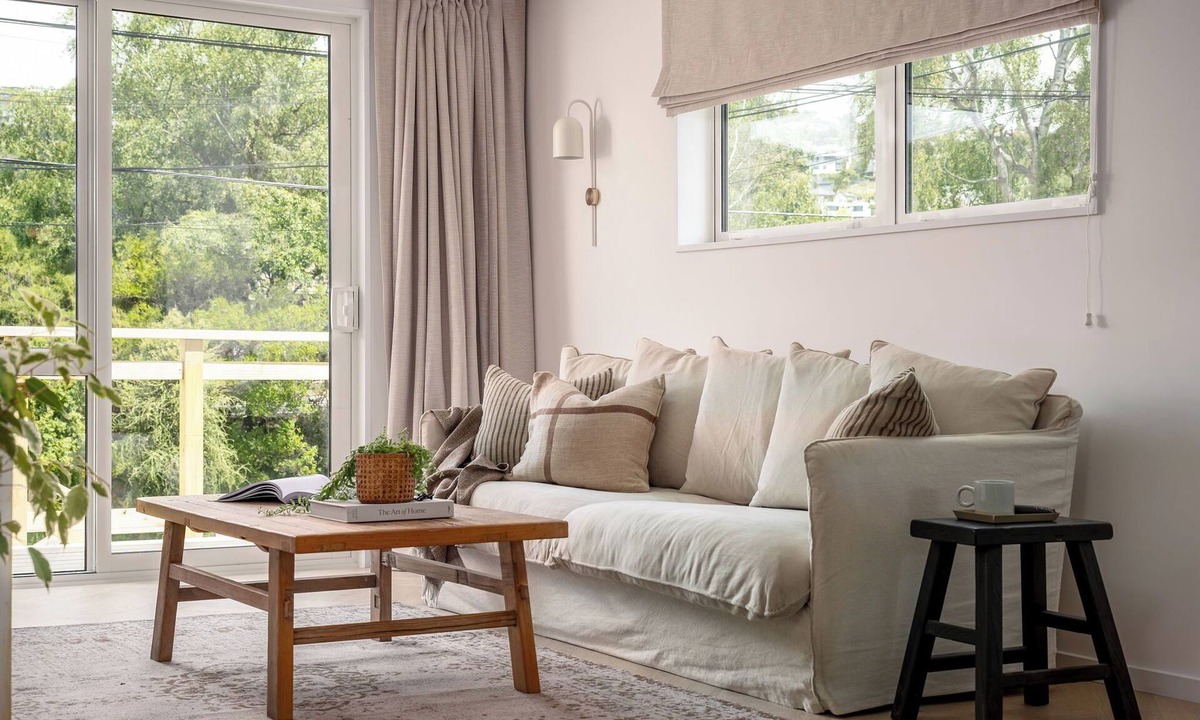 Cashmere House | Experience Luxury and Serenity: Your Perfect Riverside Retreat!