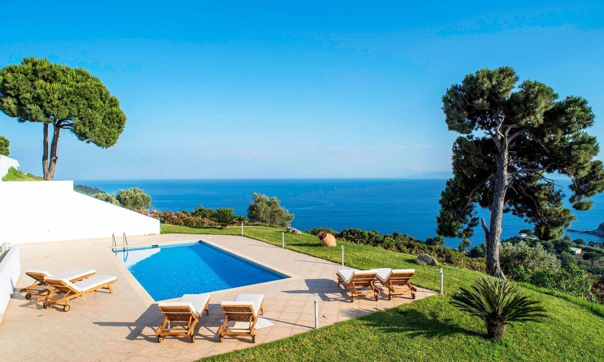 Exquisite Skiathos Villa Skiathea Alpha | Agia Paraskevi