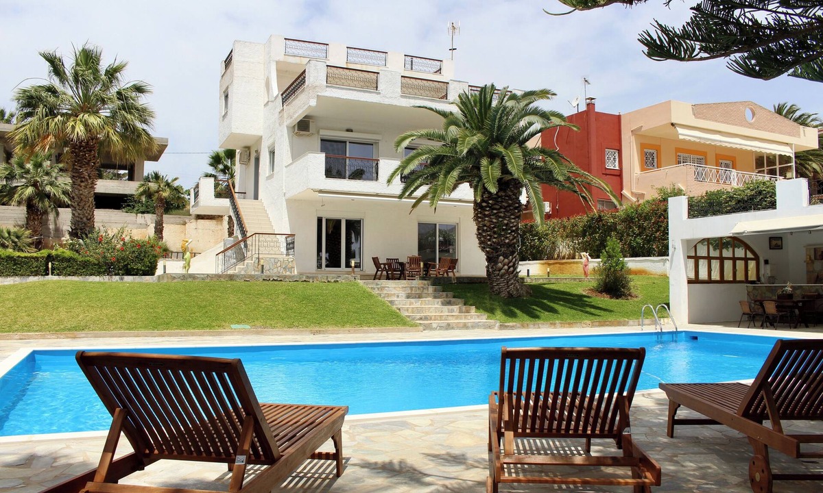 Lagonissi Villa | Family-friendly Villa with big private pool near picturesque beaches