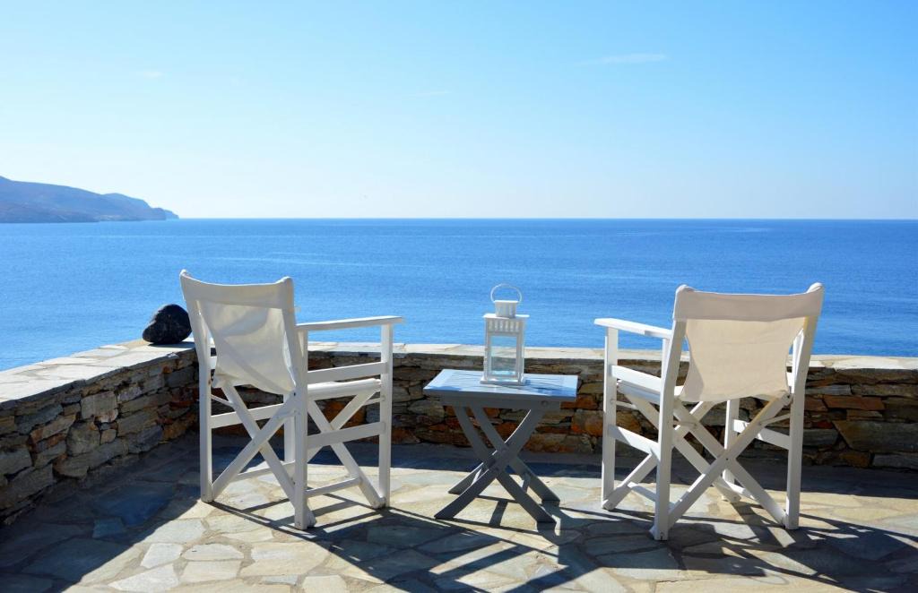 Koundouros House | Fantastic waterfront home in Koundouros, Kea