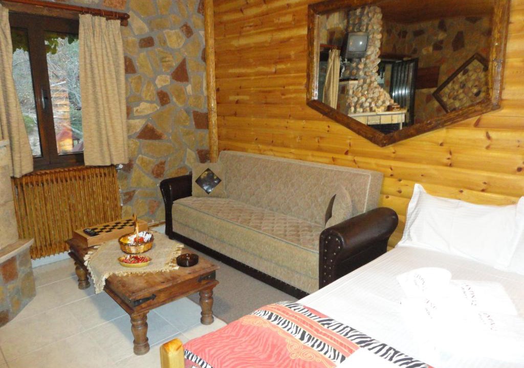 Ano Zakhlorou Apartment | Faraggi Guesthouse