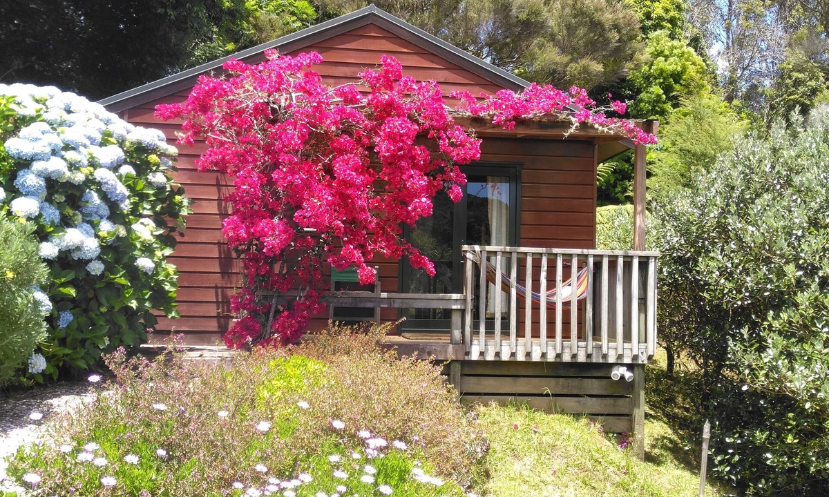 Russell Cottage | Fiddler's Green: a cozy place surrounded by nature