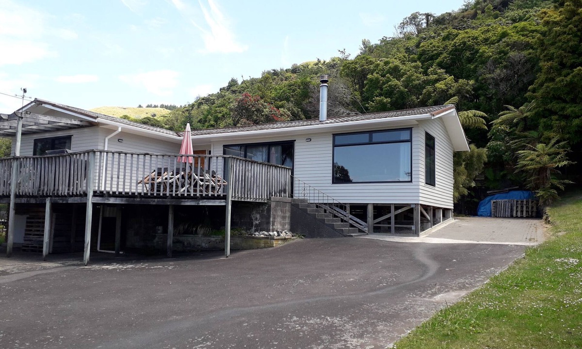 Lake Tarawera House | Fisherman's Retreat on Lake Tarawera