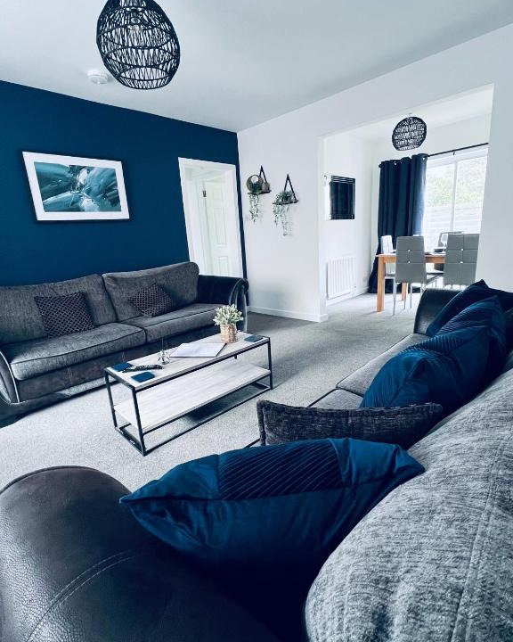 Dalkeith House | Five Bedroom Five Bathroom House - Dalkeith