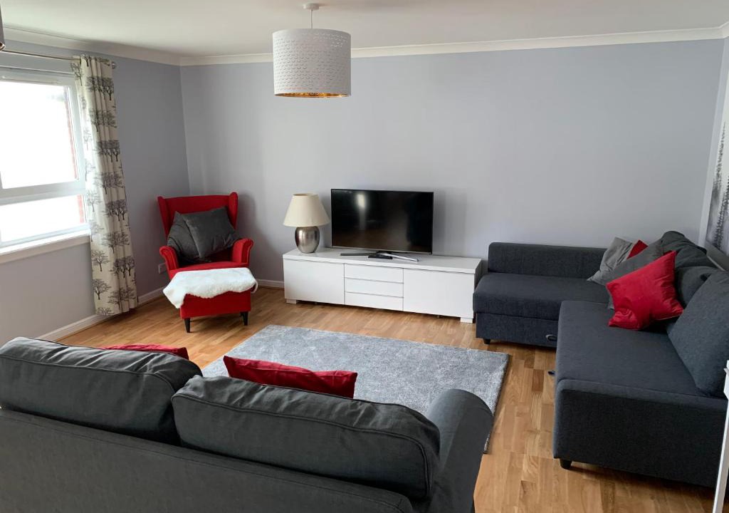 East Kilbride Apartment | Flat One, 212 Eaglesham Road, East Kilbride, Glasgow