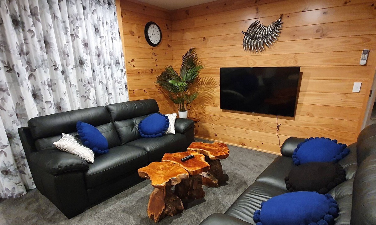 Rotorua House | FOLIA DOMUS NZ, New Lockwood with spa bath, ramp & lockup garage near Redwoods