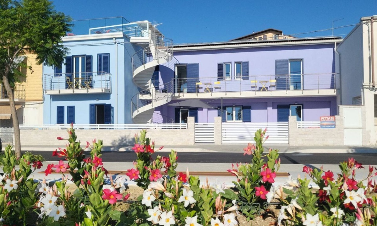 Marina Apartment | Fronte mare Alba chiara - piano terra dx