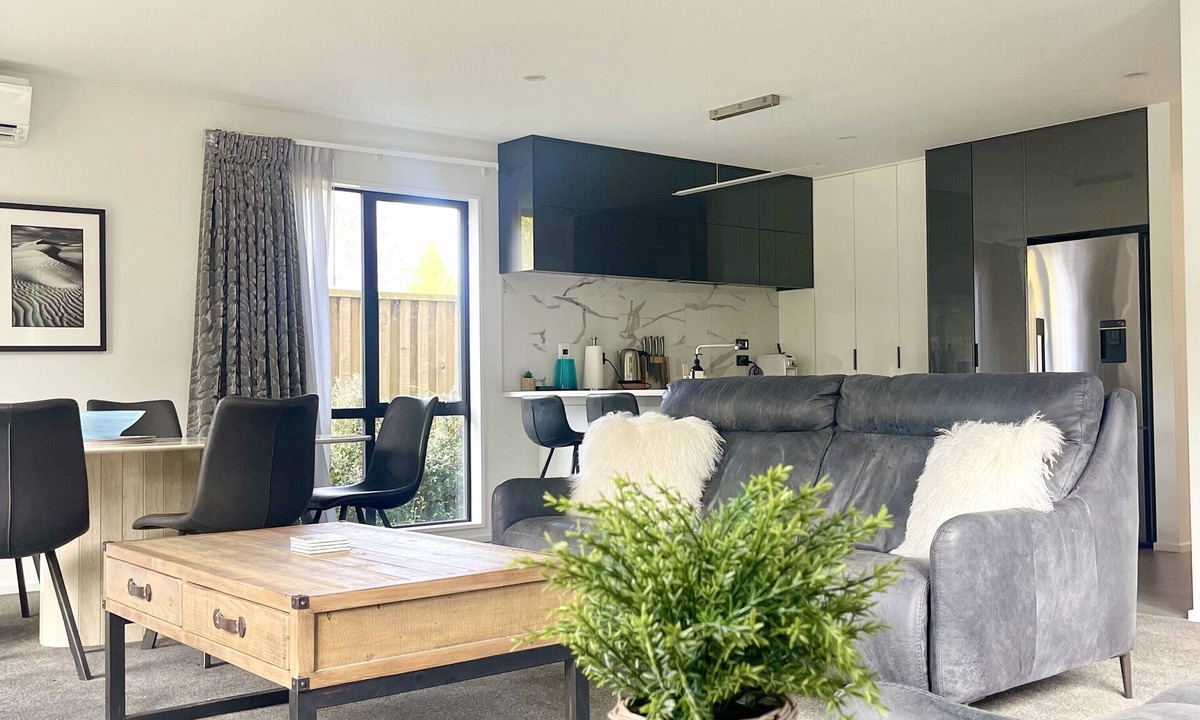 Arthur's Point House | Gallerie Coronet in Arthurs point