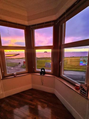 Girvan Apartment | Girvan - Sea View Beach Access Apartment