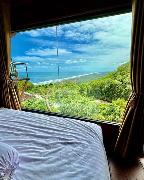 Gunung Kidul Hotel | Glamping Omah Kayu at Watu Paris Jogja